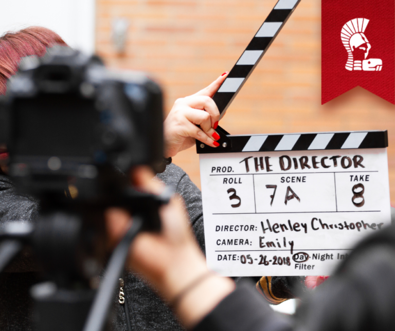 Del Pasado a la Pantalla: Cómo los Historiadores y Artistas Contribuyen en Producciones Cinematográficas